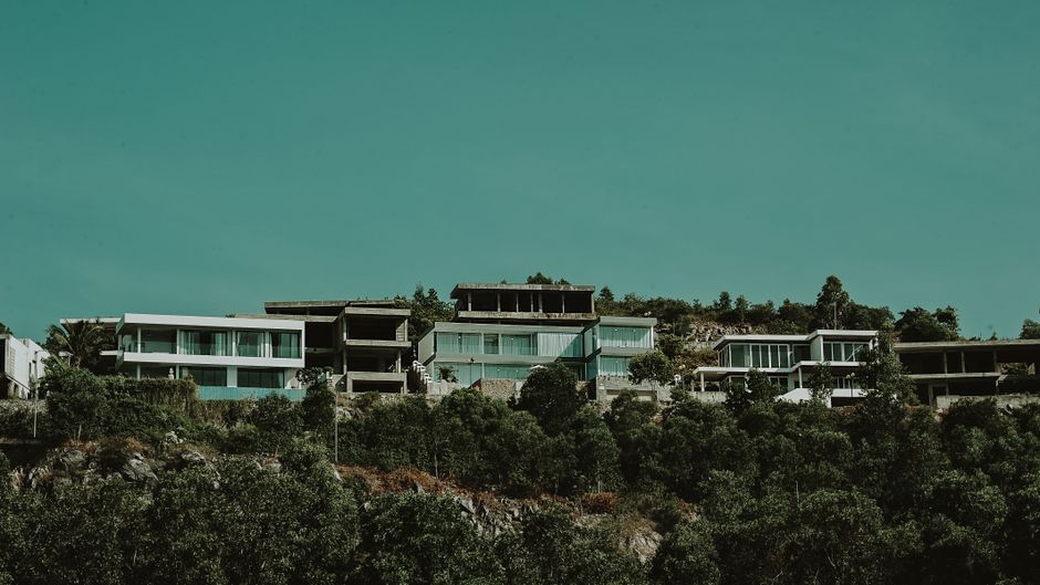 A beautiful, modern home in Chattanooga with a stunning view of the surrounding mountains, showcasing a prime piece of local real estate.